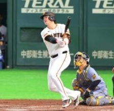 【巨人】ポスト岡本の予カ～ン！新４番・ダルベックのバックスクリーン弾にファン歓喜「岡本に見えた」「岡本ダルベック和真」