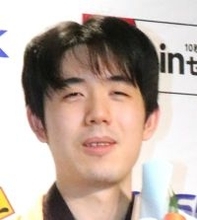 藤井聡太棋王、王将に続きカド番から連勝で防衛なるか　棋王戦第５局始まる