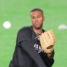 【セパ公示】（３日）巨人がマルティネス、ヤクルトは中村悠平を登録　阪神が及川雅貴を抹消