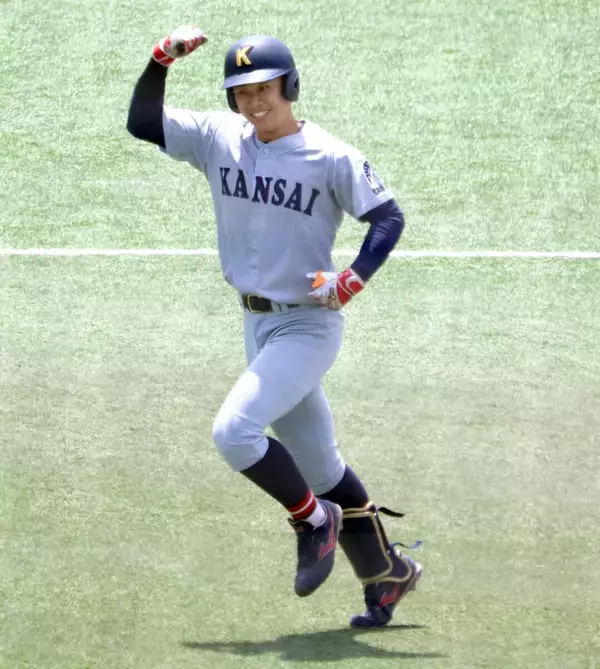 【大学野球】関大・加藤蔵乃介、貴重なソロ本塁打に「うれしかったです」ドラフト候補、近大・宮原廉から一発　