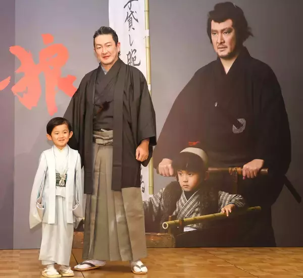 中村獅童　叔父の萬屋錦之介さんに敬意「足元にも及ばないけど、ずっとずっと追いかけ続けたい」形見の原画が心の支え