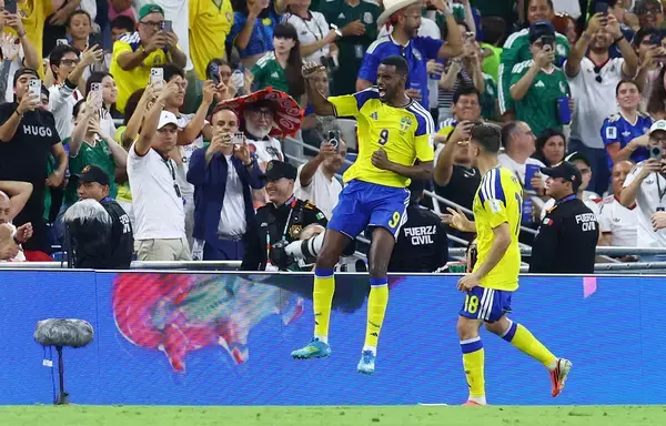 【Ｗ杯】スウェーデンの勢いが止まらない　大黒柱のＦＷイサクが前半３０分に追加点　遠藤航とリバプールでチームメート…日本と２６日に対戦