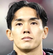 「イケメンすぎて芸能人だわ」元Ｗ杯代表　アウェーユニ姿に驚がく！「うわすごい」人気俳優らと応援の武藤嘉紀