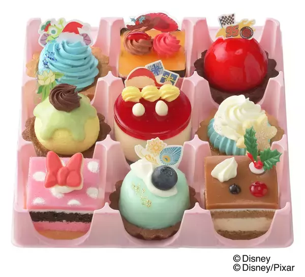 「銀座コージーコーナー「〈ディズニー/ピクサー〉クリスマス･コレクション」発売へ、ミッキーマウス･アナ雪･トイストーリー･モンスターズインクなど/2023年クリスマス」の画像