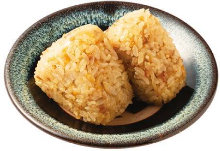 【資さんうどん】4月23日より“新おにぎり”2種登場 「梅かつお」「高菜」を追加