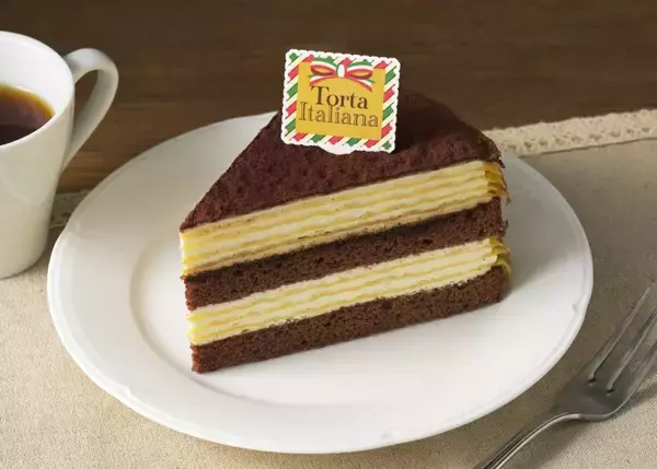 「ティラミスの味わいをミルクレープとシフォンケーキで再現した新作ケーキ/北海道産マスカルポーネを使用したコクのある上品な味わい【銀座コージーコーナー】」の画像