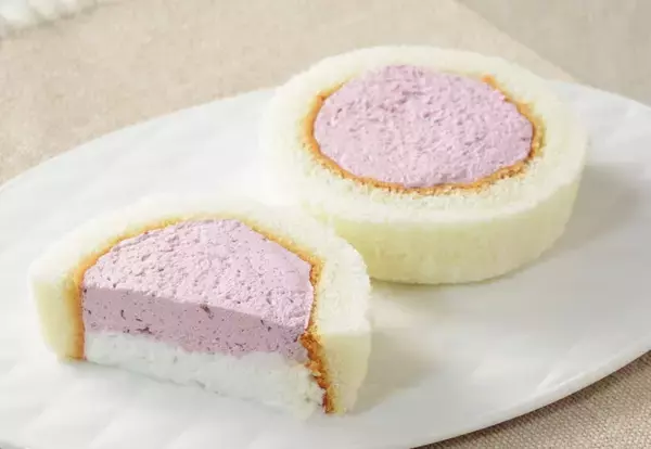 「ローソン、JALとコラボ 地域限定の「プレミアムロールケーキ」など12品を発売」の画像