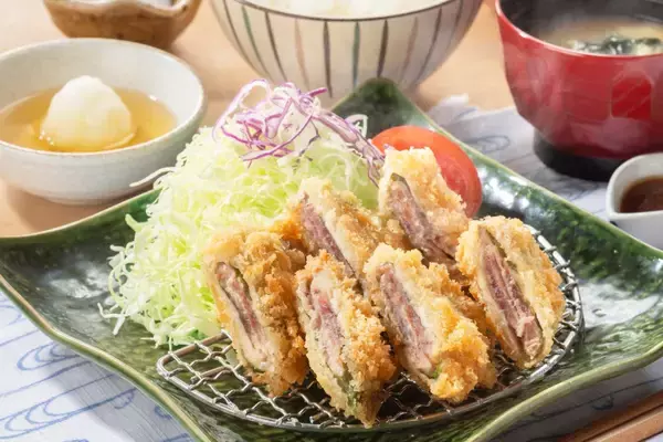 昨年「70万食」突破の「鰹の梅はさみ揚げ」が今年も登場【大戸屋】