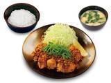「【松のや】特製香味ダレで“ガツンとうまい”「油淋鶏定食」8月26日から販売、5個入り990円」の画像1