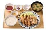 「やよい軒「鶏皮餃子と鶏竜田揚げの定食」発売/ぽん酢･辛子味噌･オリジナルスパイスで味変も」の画像4