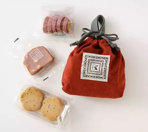 「【紀ノ国屋】秋限定の「コーデュロイスイーツバッグ」発売、紫いものパウンドケーキと2種のさつまいもクッキー入り」の画像