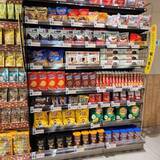 「輸入菓子が伸長、メリハリ消費で2000円以上の商品も人気」の画像1