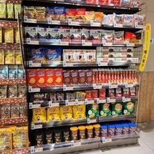 輸入菓子が伸長、メリハリ消費で2000円以上の商品も人気