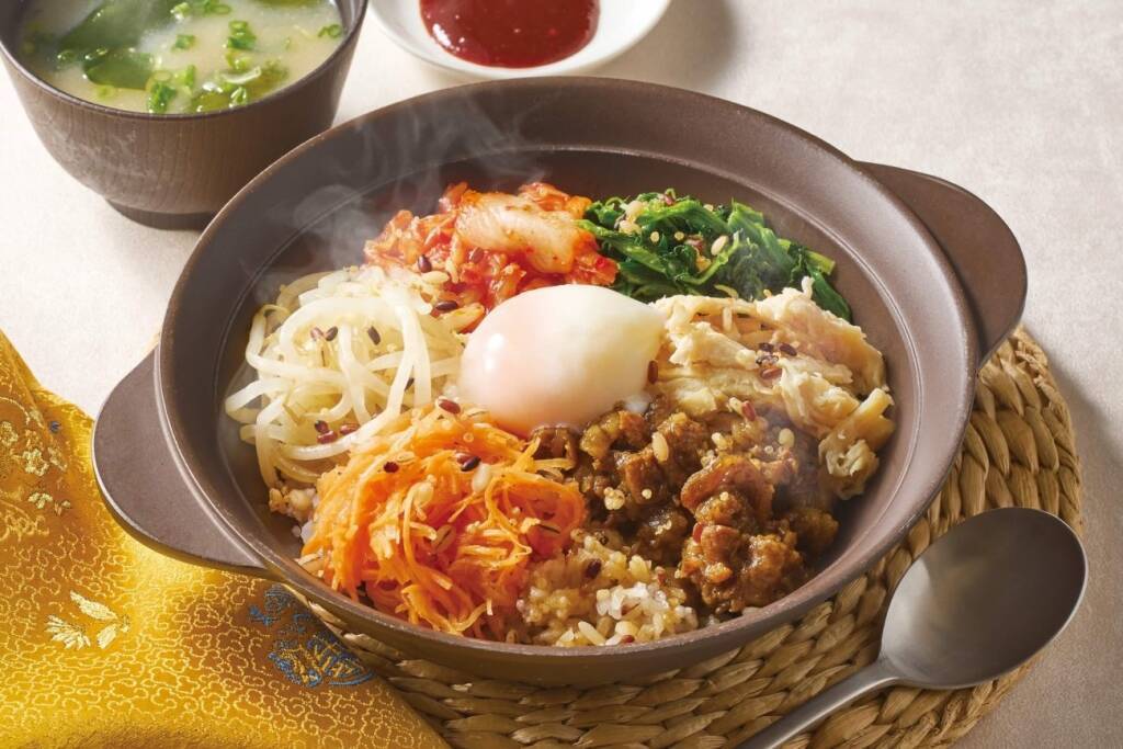 ジョナサン×竹脇まりな 第2弾「やみつき旨辛アジアンごはん」/栄養バランスと満足感を両立した“旨辛”メニュー2品が登場