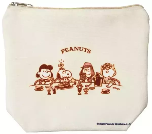 「ジョイフル×スヌーピー ステッカー・ポーチ・プレートとエコバッグ発売、抽選でビーズクッション・水筒プレゼントも」の画像