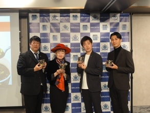 日清食品×アパホテルコラボ「アパ社長カレーメシ」発売