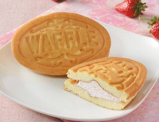 【ローソン】いちごスイーツ19品発売! 「ストロベリーマニア」との初コラボ商品/プレミアムロールケーキや冷やしクリームパンもいちご仕立てに