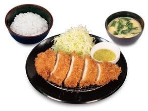 松のや、しっとりやわらかな「肉厚チキンむねかつ」7月15日発売