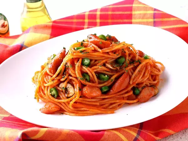 ピザーラ、夏限定の旨辛パスタ『夏のHOTナポリタン』を発売