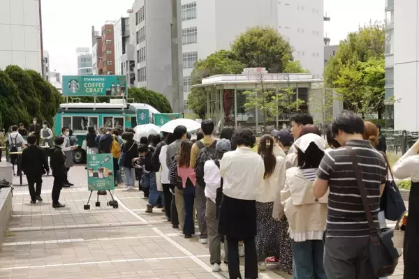 「ネスレ日本、スターバックス濃縮飲料「コーヒークラフト」展開強化　体験キャラバンで“自分流”需要を開拓」の画像