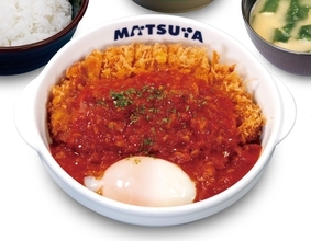 松のや「うまトマロースかつ」発売、松屋名物のうまトマソース×松のやのロースかつがコラボ
