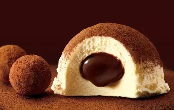 冷凍状態でもチョコソースが“とろり”「トリュフチョコアイス」登場【井村屋】