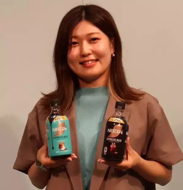 「ネスレ日本、濃縮コーヒー強化 「ネスカフェ エスプレッソベース」を新デザインでリニューアル」の画像