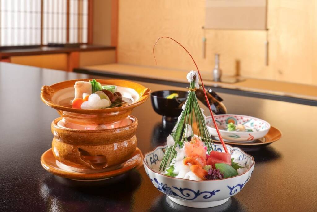 天然ふぐ、クエ、ずわい蟹…冬の三大味覚を味わえる「会席」販売　料理に合う地酒のペアリングも