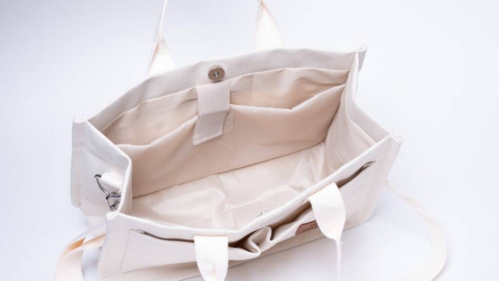 【ウェンディーズ･ファーストキッチン福袋】「ハッピーバッグ2026」、オリジナルトート&最大4,460円相当の商品引換券9枚【12月18日発売】