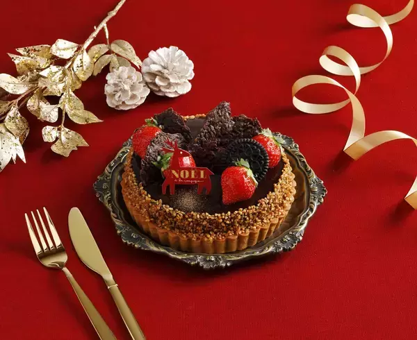 「ア･ラ･カンパーニュ 2025年クリスマスケーキ予約開始/苺やベリーを贅沢に使った限定ケーキをラインアップ」の画像