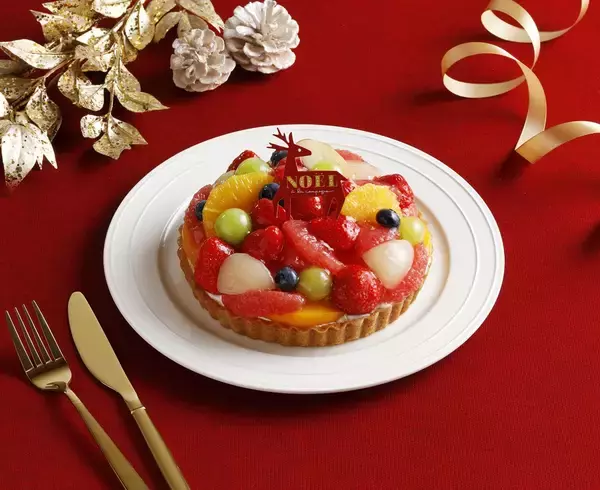 「ア･ラ･カンパーニュ 2025年クリスマスケーキ予約開始/苺やベリーを贅沢に使った限定ケーキをラインアップ」の画像