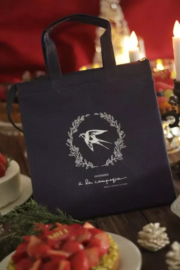 「ア･ラ･カンパーニュ 2025年クリスマスケーキ予約開始/苺やベリーを贅沢に使った限定ケーキをラインアップ」の画像