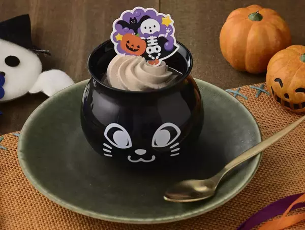 「コージーコーナー、黒ねこデザインの器に入った「チョコプリン」など『ハロウィン限定スイーツ』4品発売」の画像