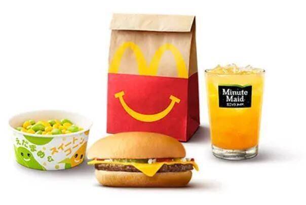 ハッピーセット「すみっコぐらし」第1弾、しろくま・とんかつ・とかげのパズルがおもちゃに登場、シールブックのプレゼントも/マクドナルド