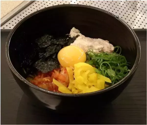 「第22回インスタントラーメンオリジナル料理コンテスト開催、最優秀賞は「汁なし!簡単チュモッパ風まぜそば」」の画像