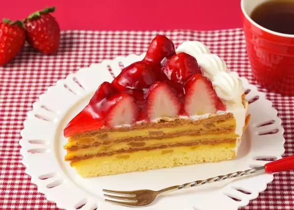 「「苺スイーツフェア」開催、定番のショートケーキをはじめナポレオンパイやミルフィーユなど全9品を発売【銀座コージーコーナー】」の画像