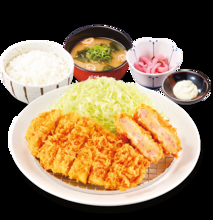 ぷりぷり食感の「海老かつフェア」開催、定食3品が登場【かつ庵】