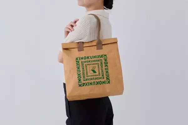 「リンクリー保冷バッグL」発売、紙のような独特の風合いと、すっきりとしたデザイン【紀ノ国屋】