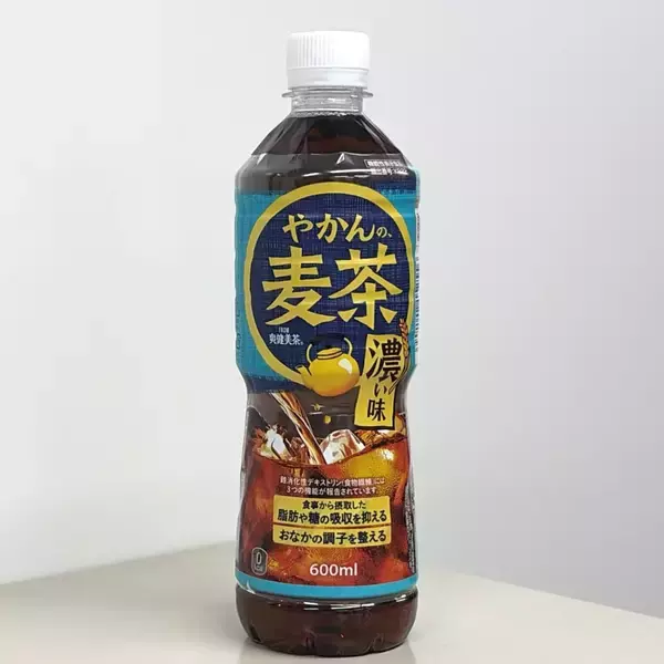 「やかんの麦茶 濃い味」発売、“濃い麦茶”を2本目の柱に　食事需要で通年化へ/コカ・コーラシステム