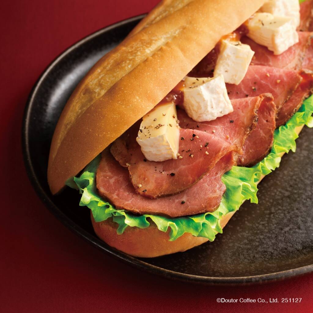 「トリュフ香る ミラノサンド 炭火焼きローストビーフ」3種、抹茶の新作ドリンクや和洋菓子の新作も【ドトール 冬の新メニュー】