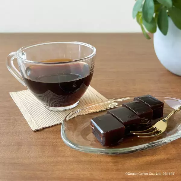 「「トリュフ香る ミラノサンド 炭火焼きローストビーフ」3種、抹茶の新作ドリンクや和洋菓子の新作も【ドトール 冬の新メニュー】」の画像