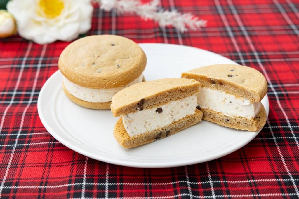 「カントリーマアムアイスサンド」10月28日より順次発売/セブン‐イレブン限定で不二家の人気クッキーがアイスに