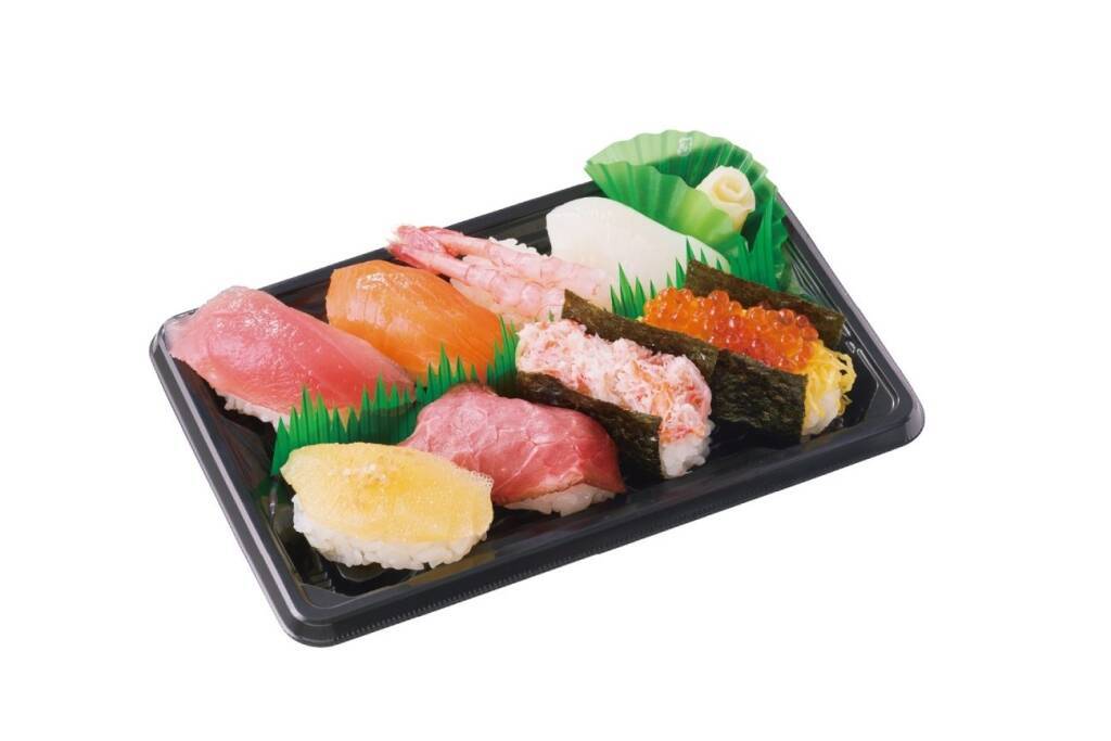 【前日までの予約で10%オフ】紅ずわいがに･いくら･数の子などの「寿司盛り合わせ」など年末年始のテイクアウトメニュー【和食さと】