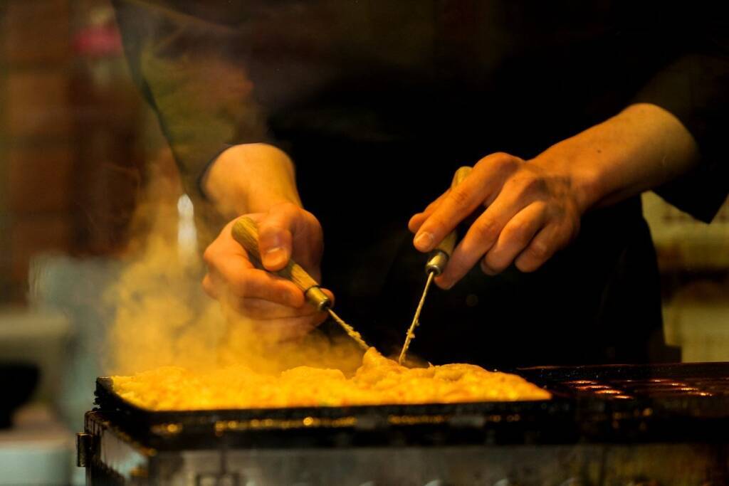 冬季限定「味噌バターコーンたこ焼き」販売　濃厚なのに後味は重くなりすぎない