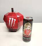 「アサヒ飲料「モンスター バッドアップル」発売、果汁シリーズ初のアップルフレーバー」の画像1