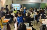 「明星食品の出張授業「もぐもぐClassroom」実施/デザインの大切さを千駄谷小学校で伝える」の画像1