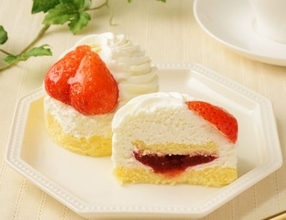 ローソン「苺の冠雪ショートケーキ」「森の聖ピスタチオケーキ」発売、2022クリスマスを彩る1人用スイーツ、マンゴーレアチーズケーキや生カスタードシュークリームも
