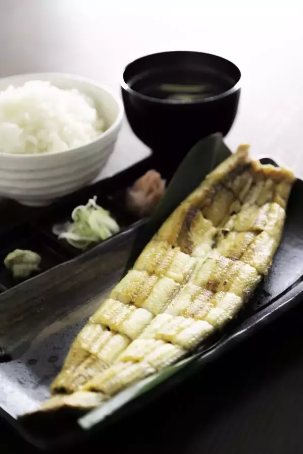 「「うなぎ串」1本税込50円で販売、4日間限定キャンペーンを開催【鰻と酒 成瀬】」の画像