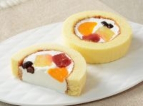 ローソン×JAL、機内スープ味の「からあげクン」登場　白くま風ロールなど全12品を発売