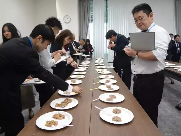 「【納豆連】青年同友会研修会を開催:ミニ鑑評会で太子食品工業「北の大豆 大粒納豆」が1位/研修会では食料システム法を紹介」の画像